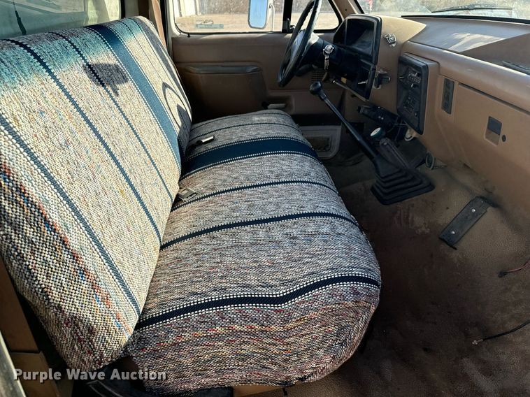 image for item DX3819 1989 Ford F350 Super Duty bucket truck