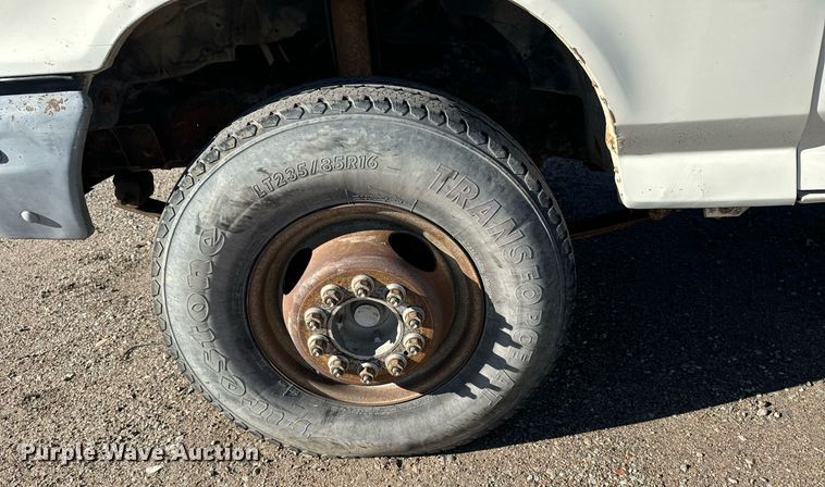 image for item DX3819 1989 Ford F350 Super Duty bucket truck