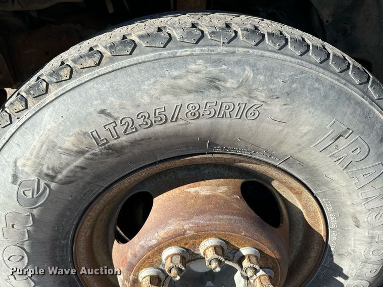 image for item DX3819 1989 Ford F350 Super Duty bucket truck