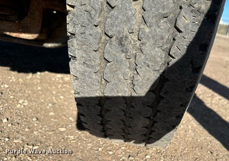 image for item DX3819 1989 Ford F350 Super Duty bucket truck