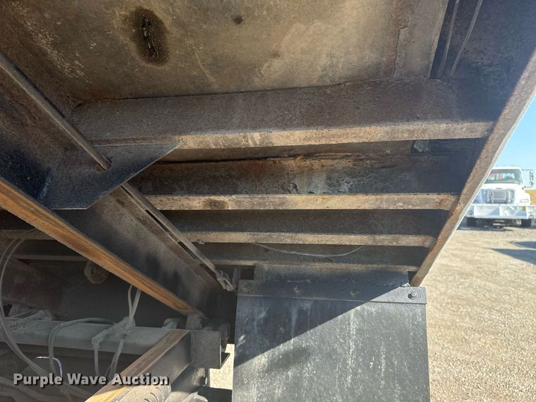 image for item EG2193 2007 International  4300 dump truck