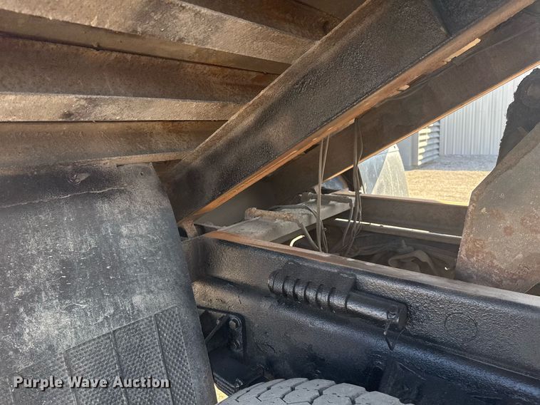 image for item EG2193 2007 International  4300 dump truck