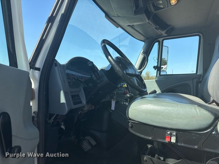 image for item EG2193 2007 International  4300 dump truck