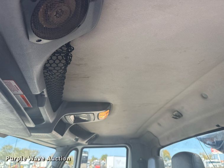 image for item EG2193 2007 International  4300 dump truck