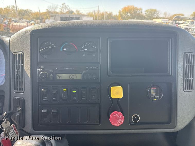 image for item EG2193 2007 International  4300 dump truck