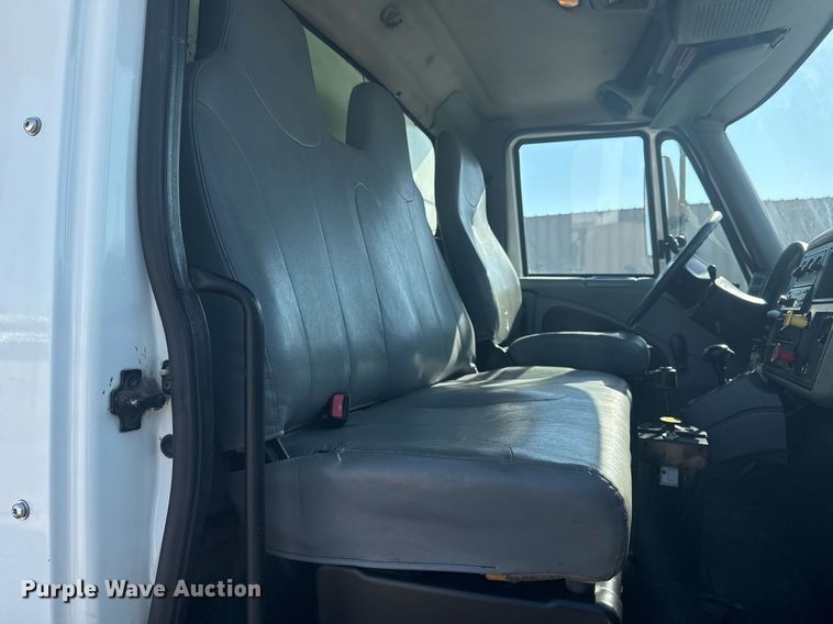 image for item EG2193 2007 International  4300 dump truck