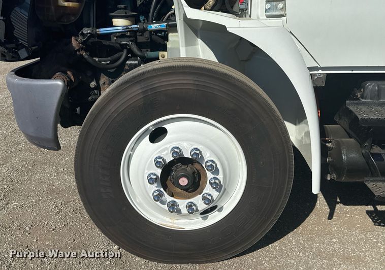 image for item EG2193 2007 International  4300 dump truck