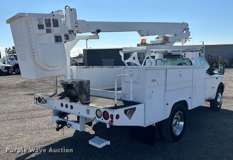 image for item EG2236 2004 Ford F450 Super Duty bucket truck