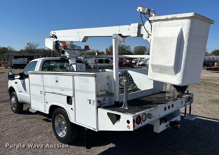 image for item EG2236 2004 Ford F450 Super Duty bucket truck