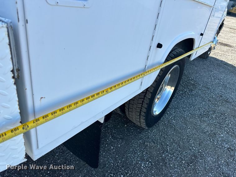 image for item EG2236 2004 Ford F450 Super Duty bucket truck