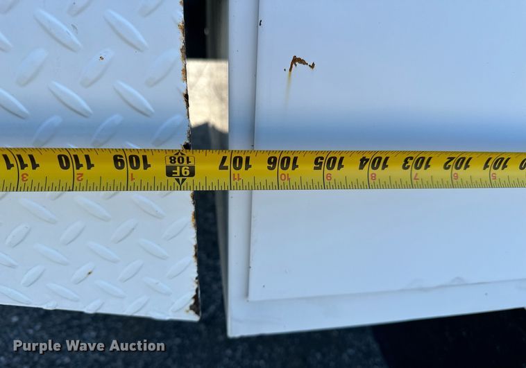 image for item EG2236 2004 Ford F450 Super Duty bucket truck