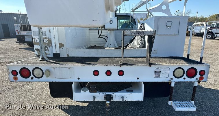 image for item EG2236 2004 Ford F450 Super Duty bucket truck