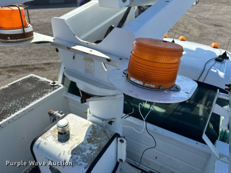 image for item EG2236 2004 Ford F450 Super Duty bucket truck