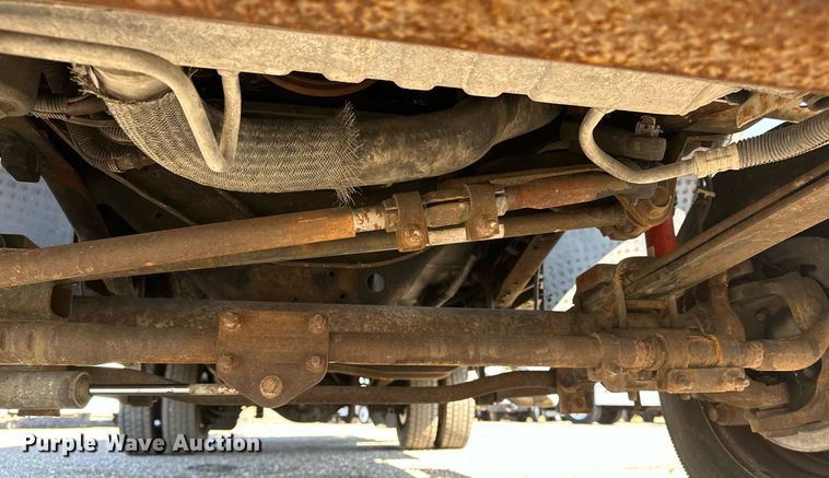 image for item EG2236 2004 Ford F450 Super Duty bucket truck