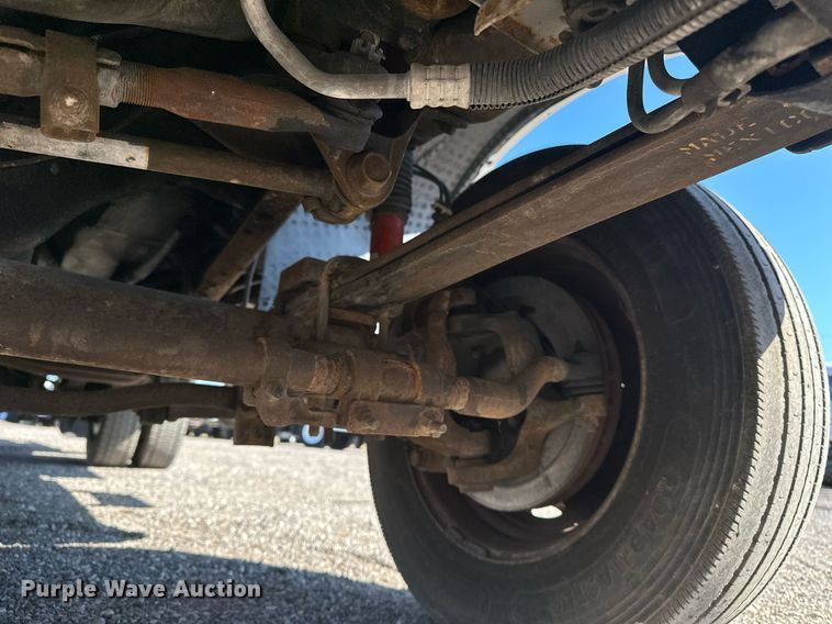 image for item EG2236 2004 Ford F450 Super Duty bucket truck