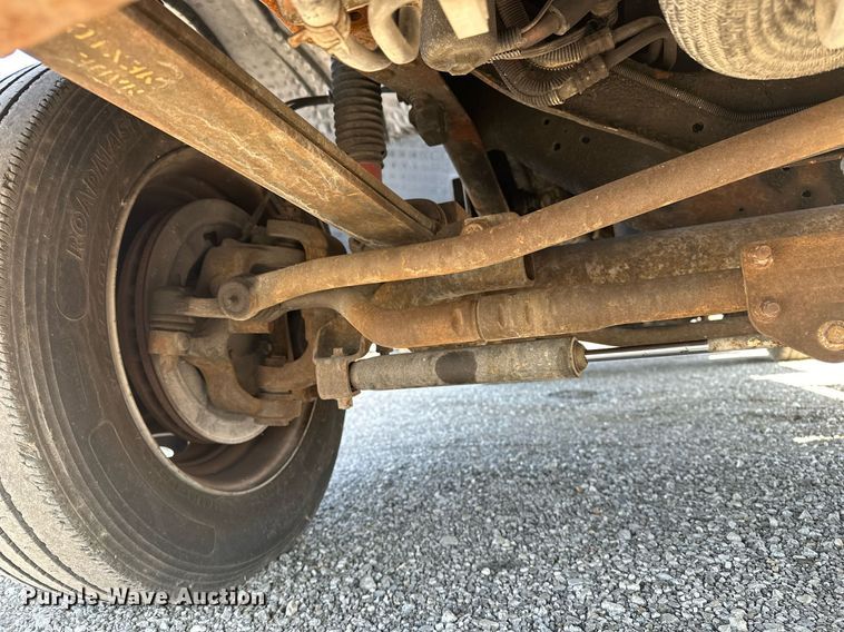 image for item EG2236 2004 Ford F450 Super Duty bucket truck