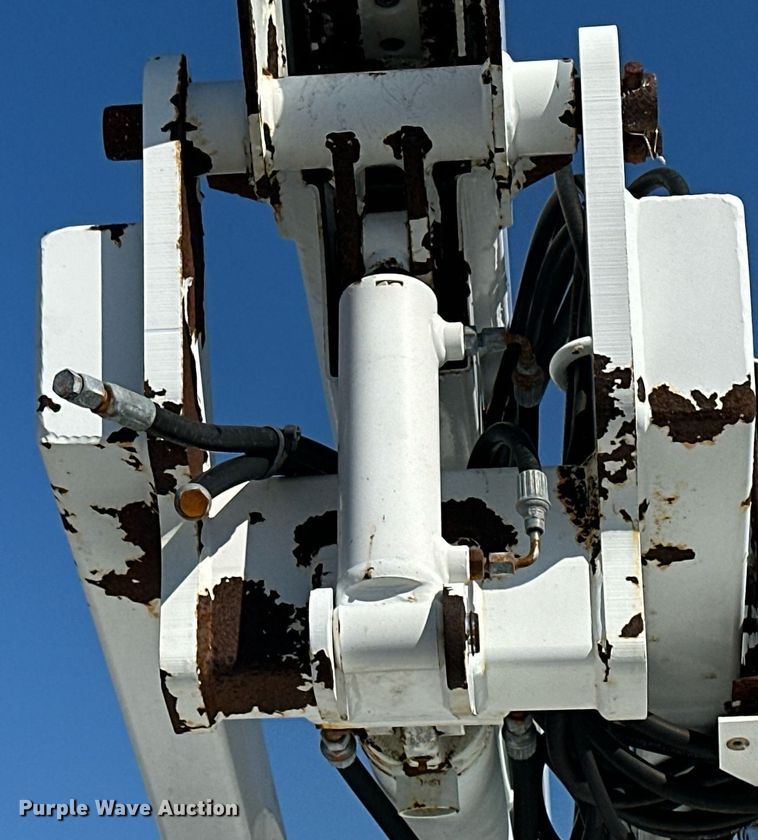 image for item EG2236 2004 Ford F450 Super Duty bucket truck