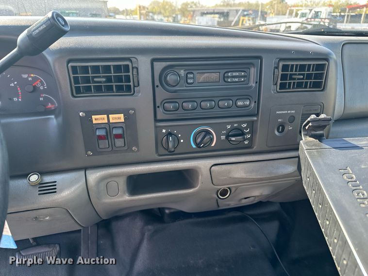 image for item EG2236 2004 Ford F450 Super Duty bucket truck