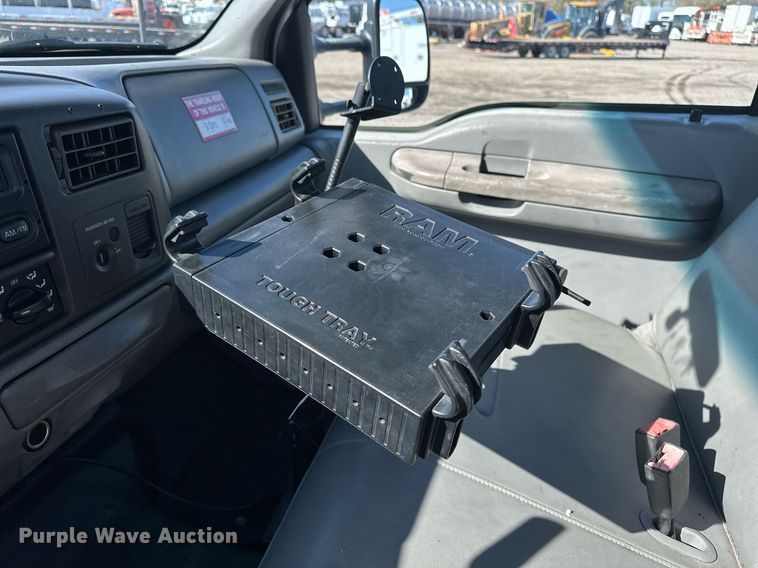 image for item EG2236 2004 Ford F450 Super Duty bucket truck