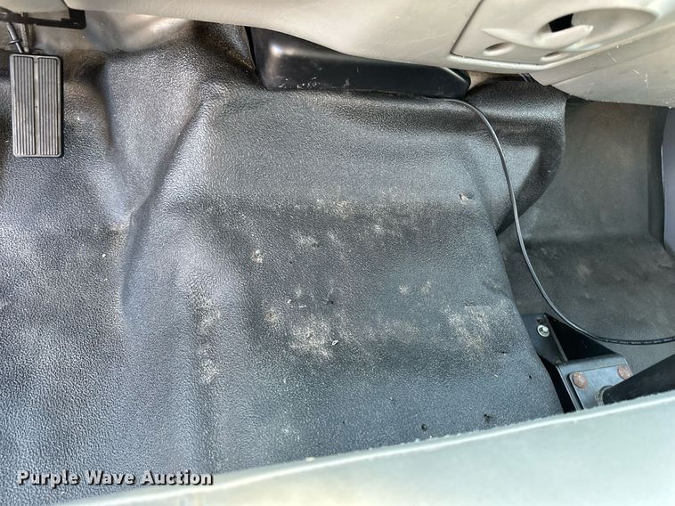 image for item EG2236 2004 Ford F450 Super Duty bucket truck