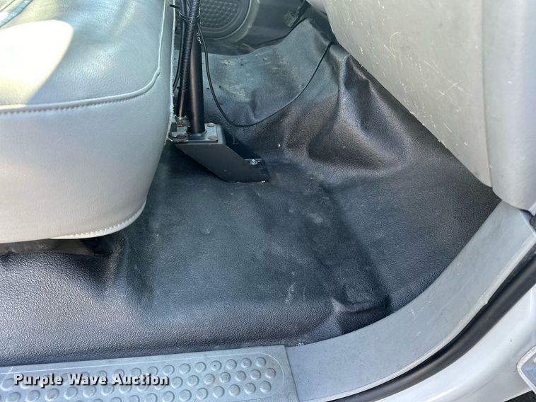 image for item EG2236 2004 Ford F450 Super Duty bucket truck