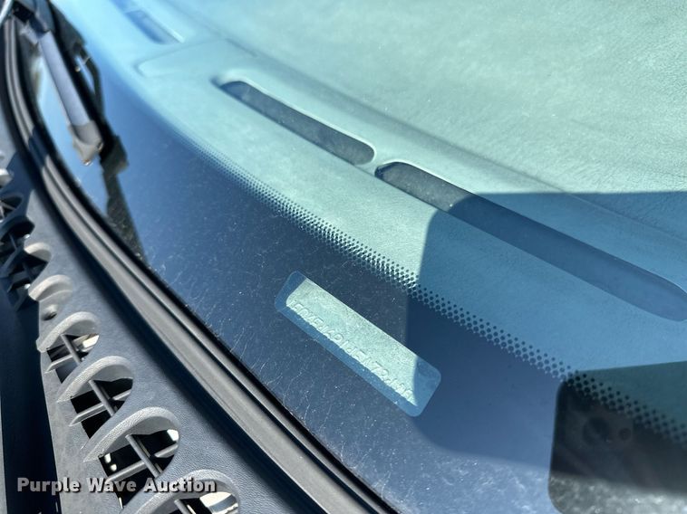 image for item EG2236 2004 Ford F450 Super Duty bucket truck