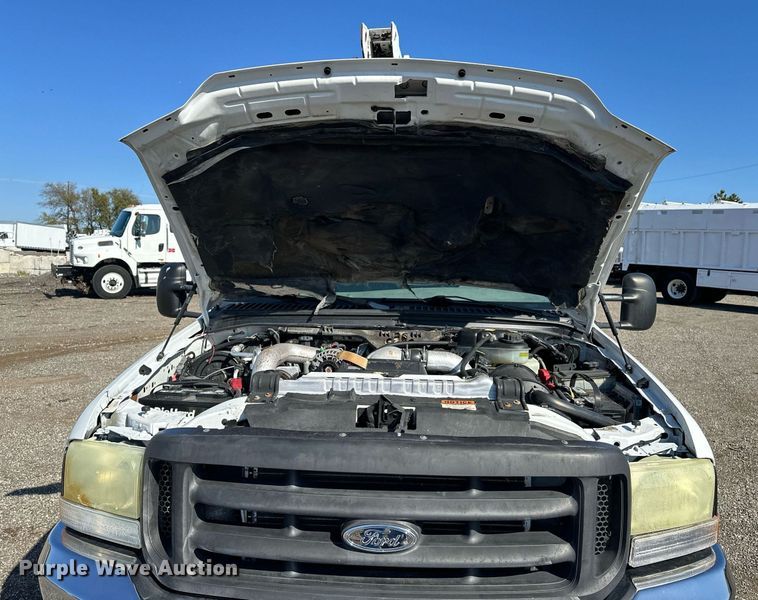 image for item EG2236 2004 Ford F450 Super Duty bucket truck