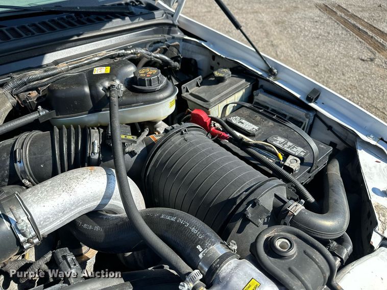 image for item EG2236 2004 Ford F450 Super Duty bucket truck