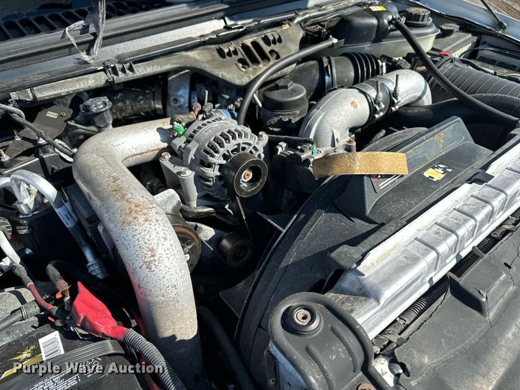 image for item EG2236 2004 Ford F450 Super Duty bucket truck