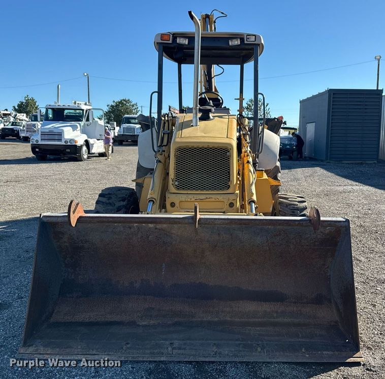 image for item EG2275 1999 New Holland 555E backhoe