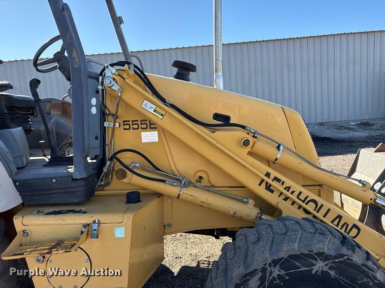 image for item EG2275 1999 New Holland 555E backhoe