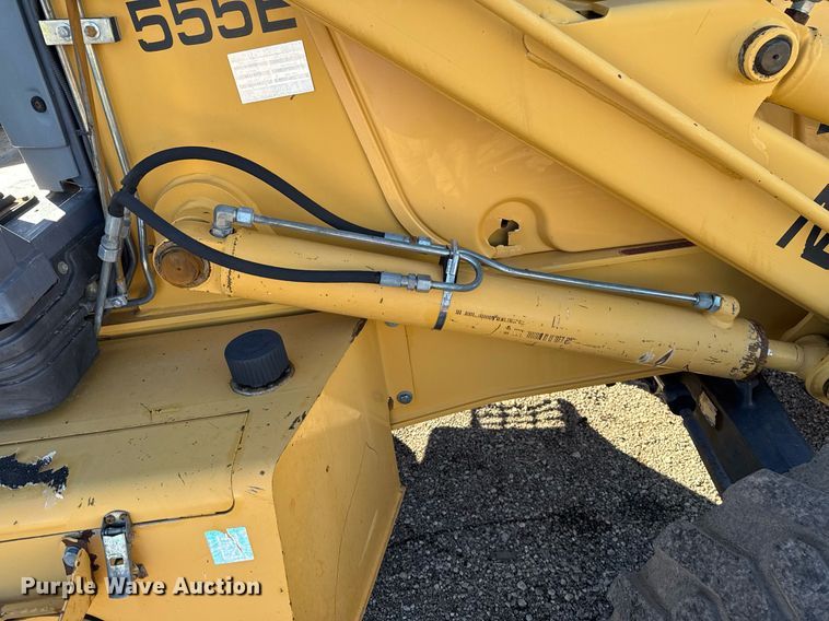 image for item EG2275 1999 New Holland 555E backhoe