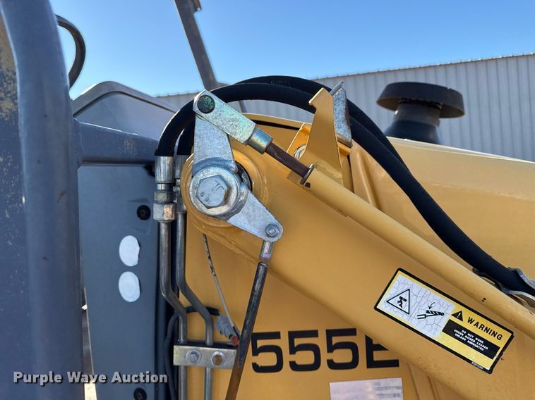 image for item EG2275 1999 New Holland 555E backhoe