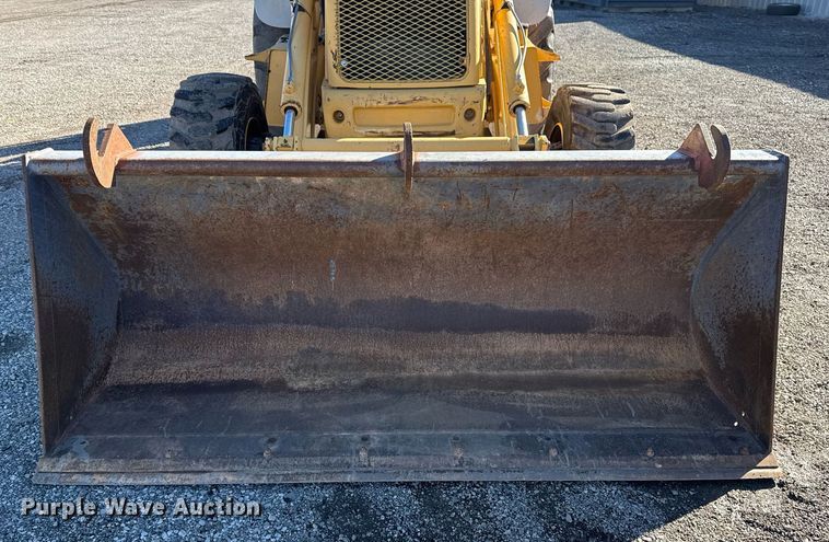 image for item EG2275 1999 New Holland 555E backhoe