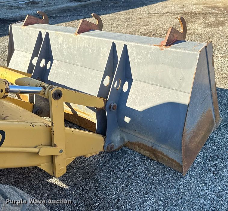 image for item EG2275 1999 New Holland 555E backhoe