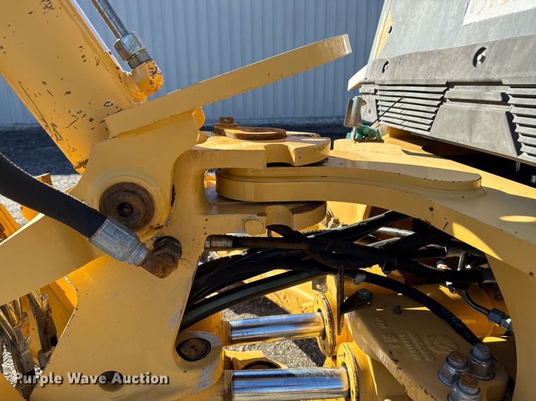 image for item EG2275 1999 New Holland 555E backhoe