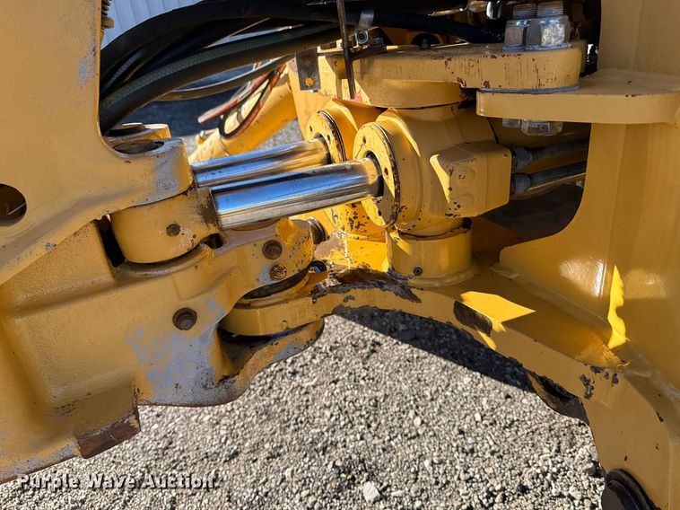 image for item EG2275 1999 New Holland 555E backhoe