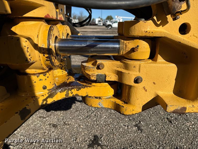 image for item EG2275 1999 New Holland 555E backhoe