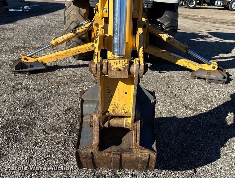 image for item EG2275 1999 New Holland 555E backhoe