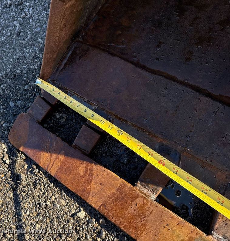 image for item EG2275 1999 New Holland 555E backhoe