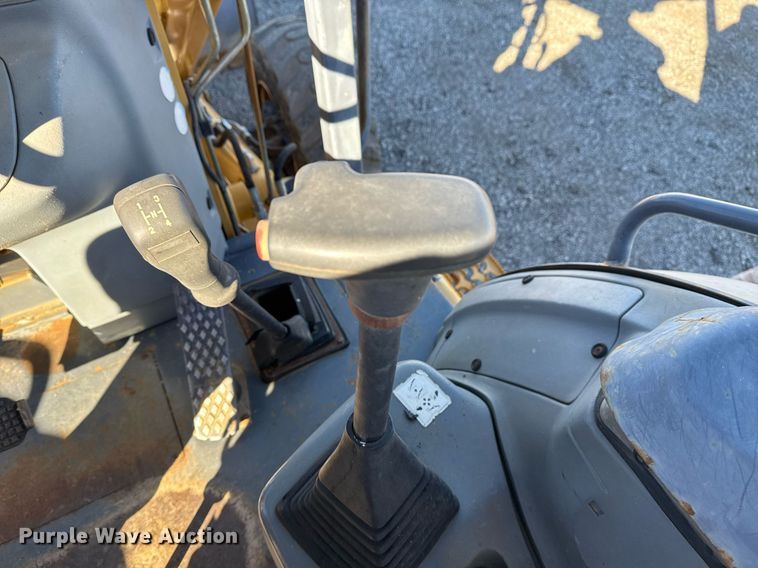 image for item EG2275 1999 New Holland 555E backhoe