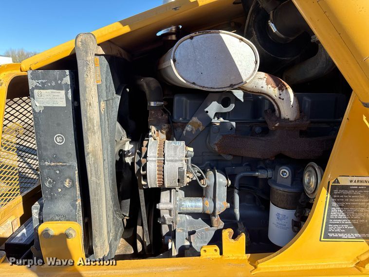 image for item EG2275 1999 New Holland 555E backhoe