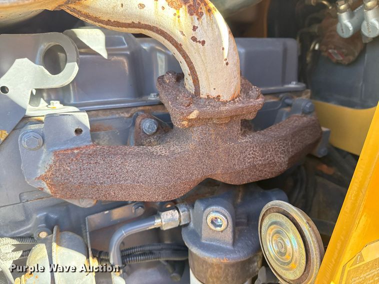 image for item EG2275 1999 New Holland 555E backhoe