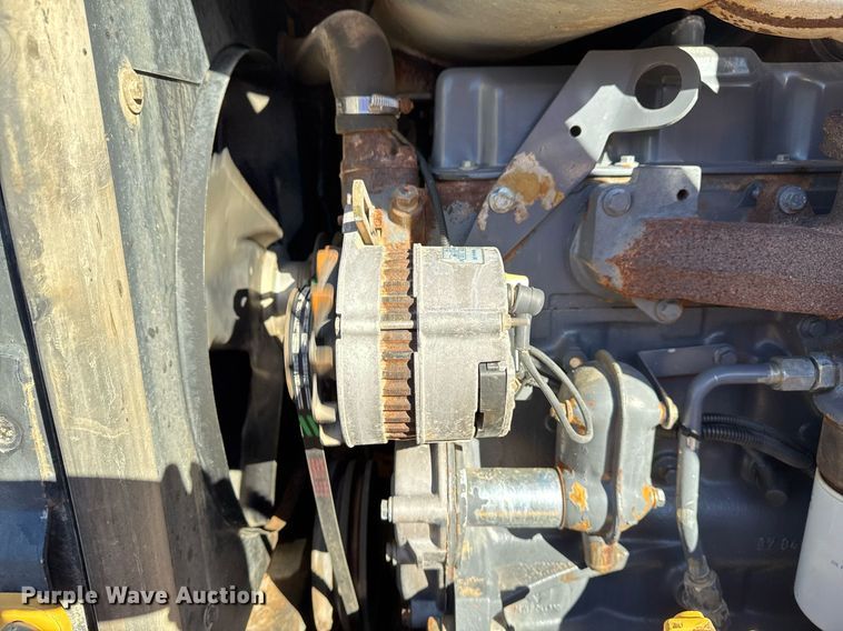 image for item EG2275 1999 New Holland 555E backhoe