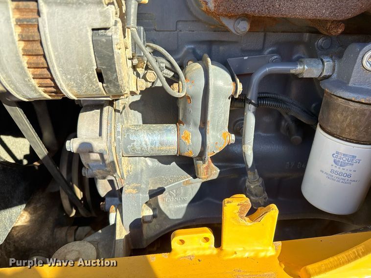 image for item EG2275 1999 New Holland 555E backhoe