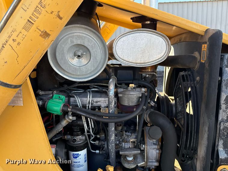 image for item EG2275 1999 New Holland 555E backhoe