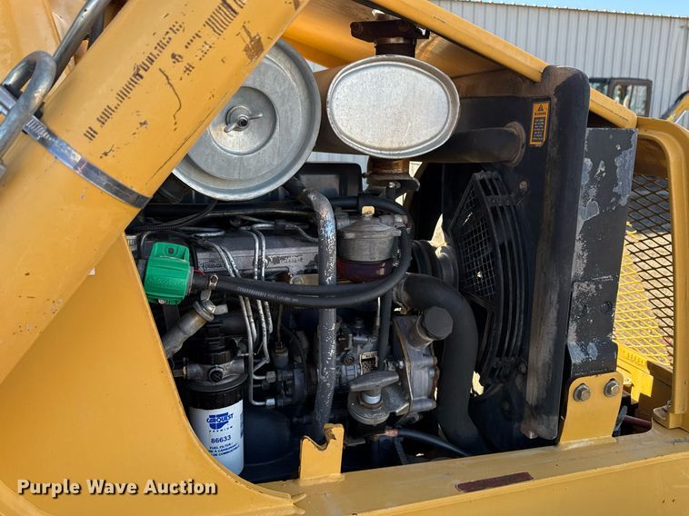 image for item EG2275 1999 New Holland 555E backhoe