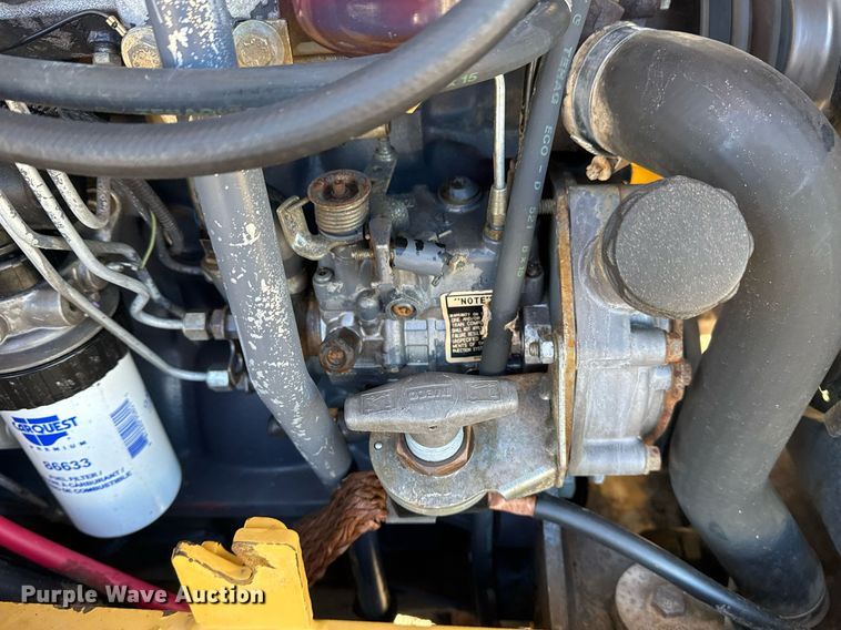 image for item EG2275 1999 New Holland 555E backhoe