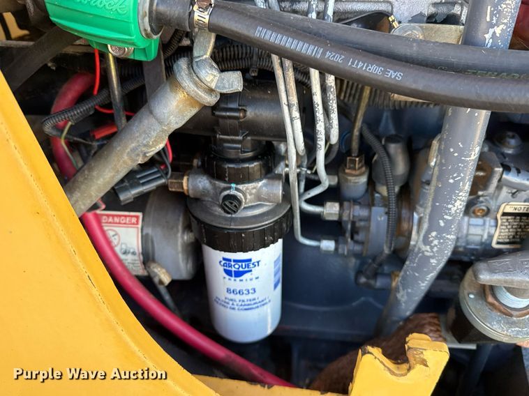 image for item EG2275 1999 New Holland 555E backhoe