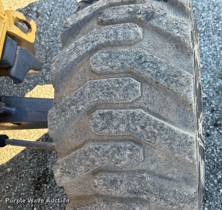 image for item EG2275 1999 New Holland 555E backhoe